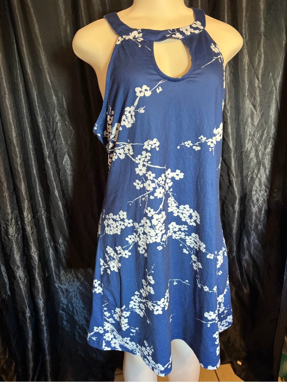 Women’s Navy Floral Keyhole Halter Tank Top